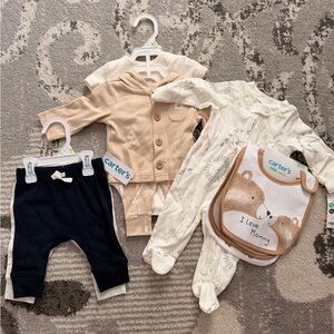 Lot of Carter's gender neutral 3month bay clothes